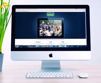 What are the advantages and disadvantages of ready-made website templates?